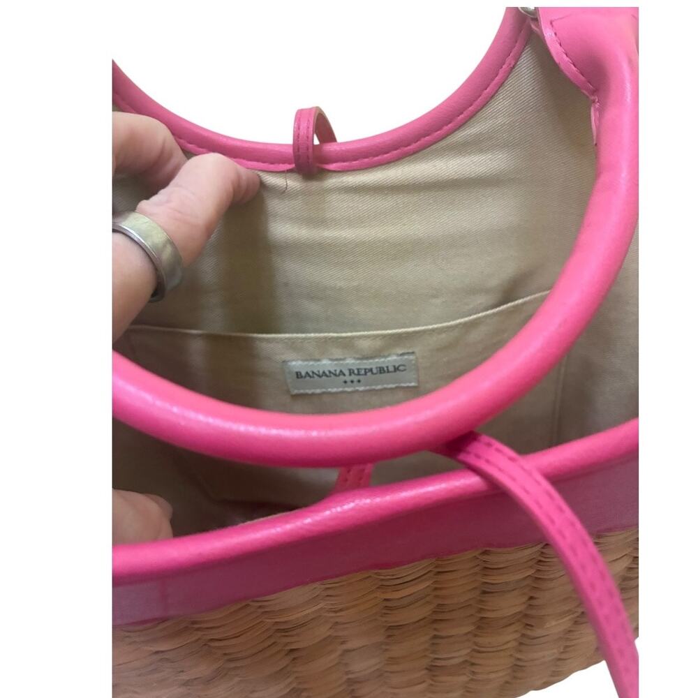 Vintage Banana Republic Y2K woven straw & pink vinyl bucket bag - Picture 6 of 8